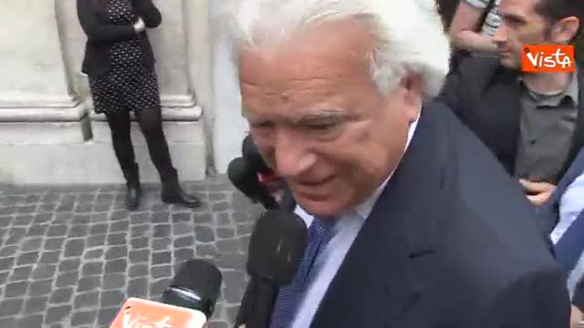 Verdini: "Ci teniamo stretto Berlusconi"