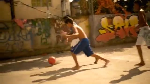 Cristo in maglia azzurra: ecco lo spot della Rai