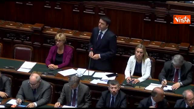 Immigrati, Renzi all'Ue: "Pensi ai morti anziché ai pesci"