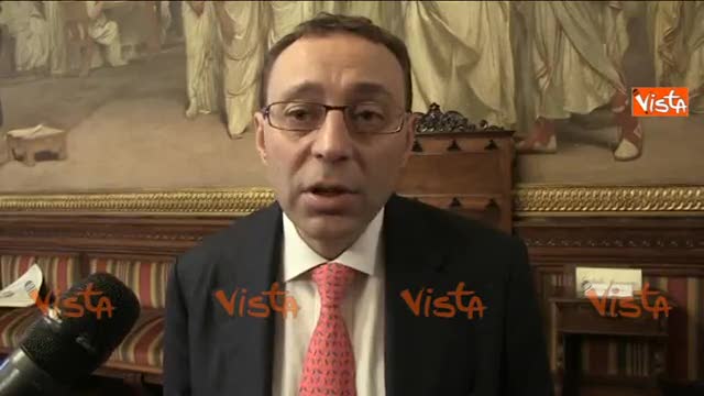 Esposito contro la minoranza: "Sono parassiti"