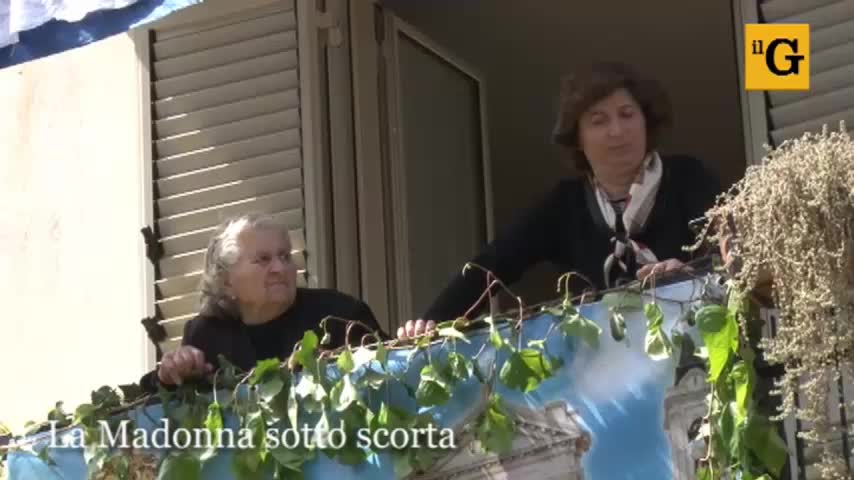 La Madonna sotto scorta
