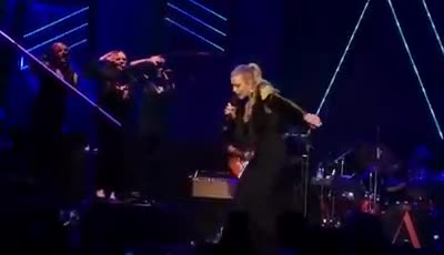 Incidente hot per Anastacia