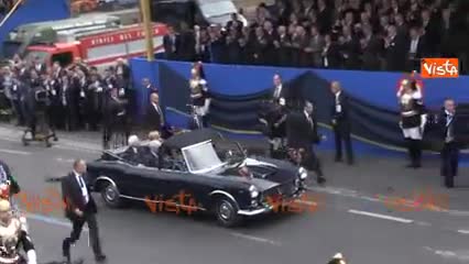 2 Giugno, Mattarella a bordo della Flaminia