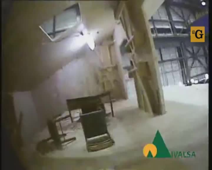 Palazzina antisismica di 7 piani resiste ad un terremoto da 7.2