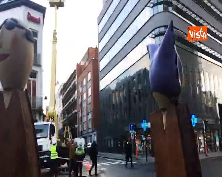 “Cittadini europei”, le sculture di Susanne Boerner sotto la Commissione Ue a Bruxelles