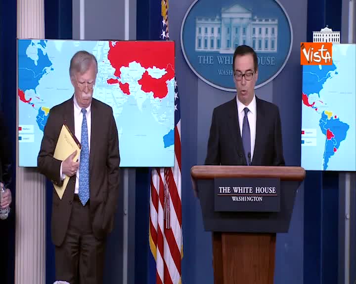 Il consigliere di Trump, John Bolton e il misterioso appunto “5000 soldati in Colombia”