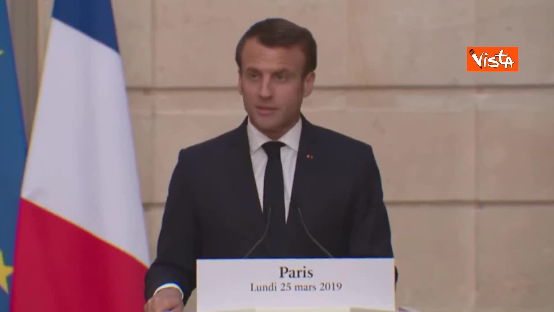 Macron da’ il benvenuto a Xi Jinping in conferenza dopo il vertice a Parigi