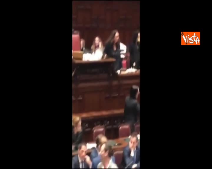 Violenza donne, Carfagna e deputate FI occupano banchi del Governo in segno di protesta alla Camera