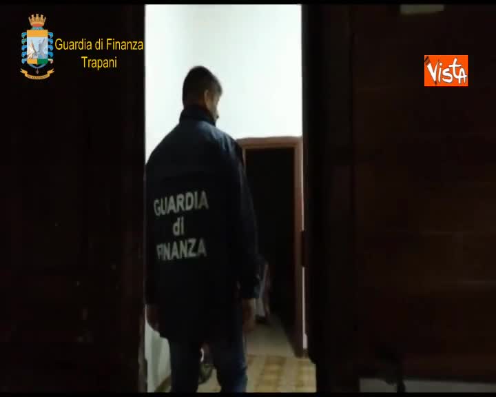 Braccianti romeni a 3 euro l’ora, blitz contro il caporalato a Trapani
