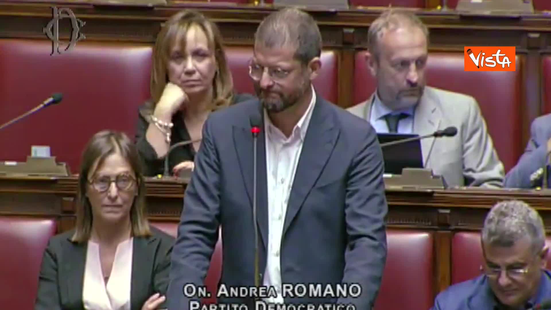 Romano (Pd) contro Businarolo (M5s) in commissione, bagarre in aula alla Camera
