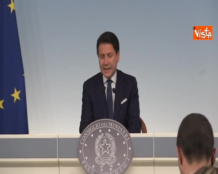 Conte: "Salvini dia spiegazioni della sua decisione"
