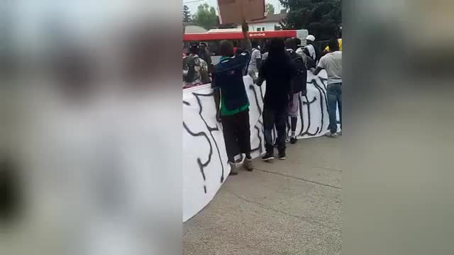 Foggia, braccianti in piazza per chiedere i permessi di soggiorno