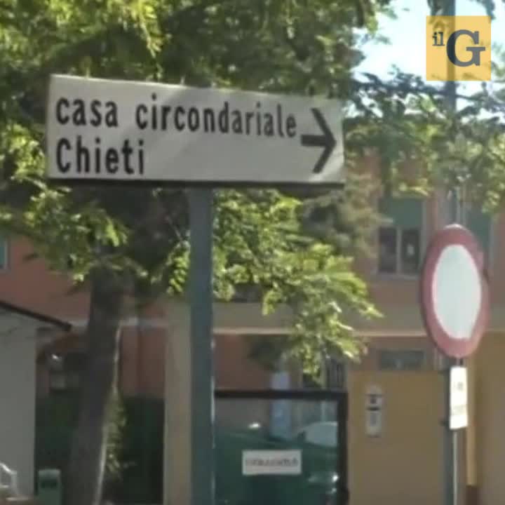 Respinge stalker albanese, che entra in casa e la accoltella: 33enne salvata dal suo cane
