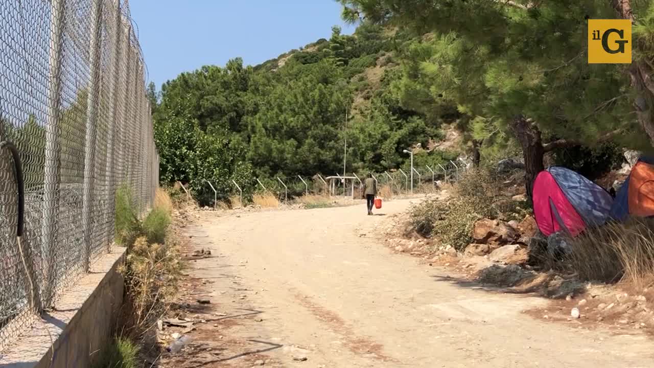 I siriani dimenticati nel campo profughi di Samos
