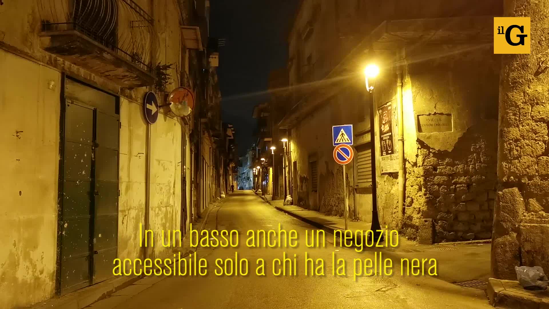 Nel caseggiato del centro il negozio-bordello per neri