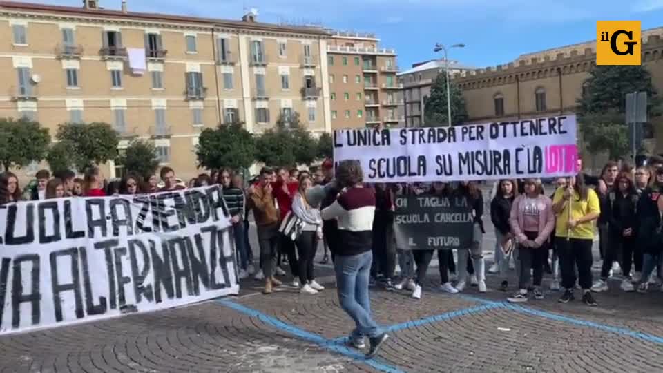 Chieti, la protesta degli studenti